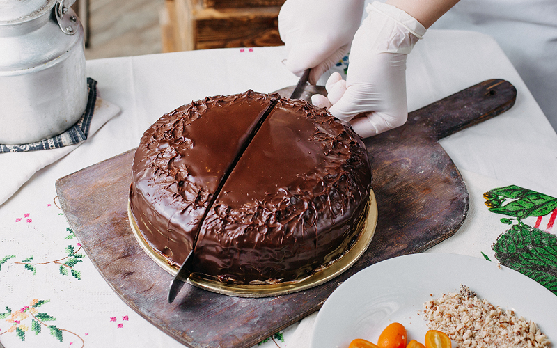 The Decadent Secret to the Art of the Perfect Chocolate Ganache Cake